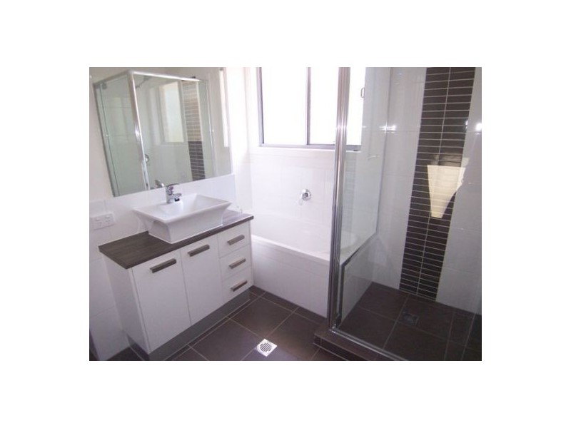 5/16-18 Geoff Wolter Drive West, Molendinar QLD 4214