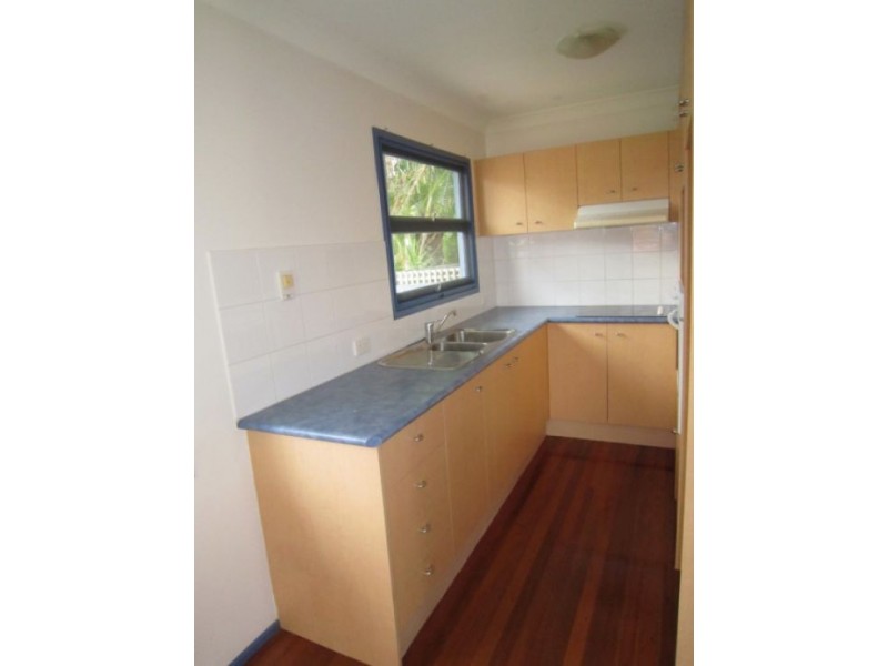 1/14  Ewan Street, Southport QLD 4215