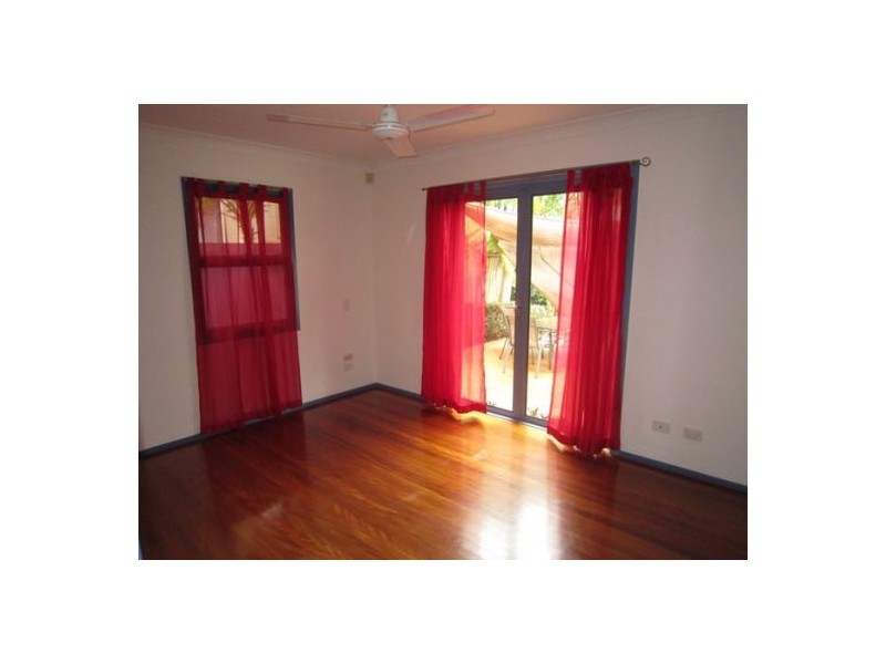 1/14  Ewan Street, Southport QLD 4215