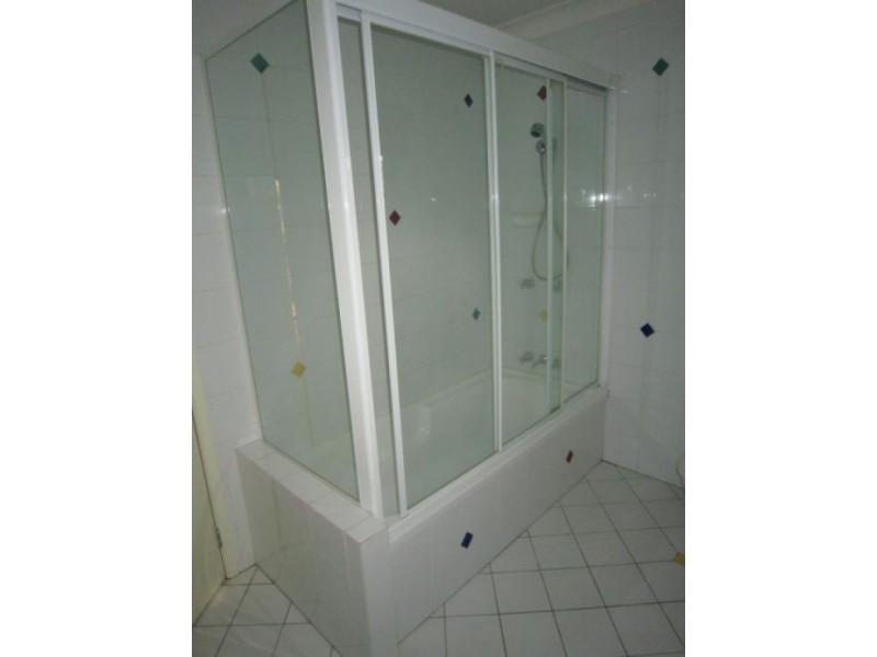 1/14  Ewan Street, Southport QLD 4215