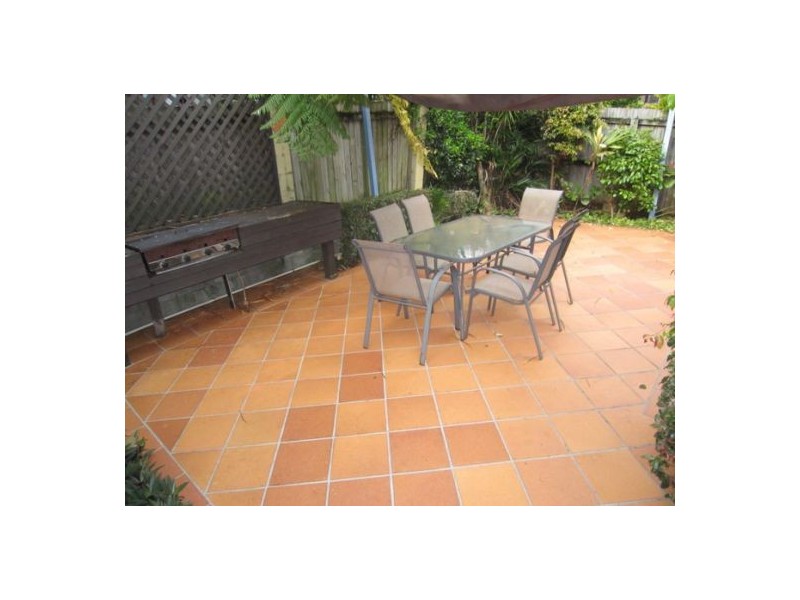 1/14  Ewan Street, Southport QLD 4215