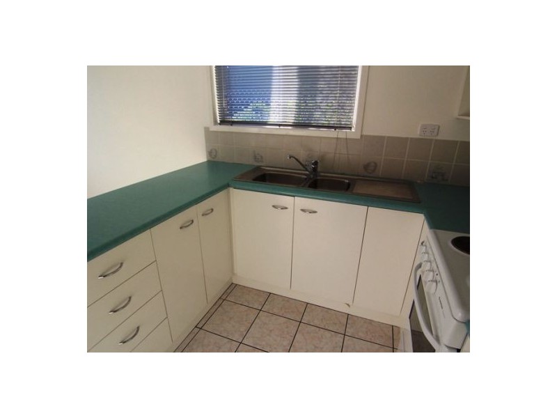 6 Sungold Ave, Southport QLD 4215