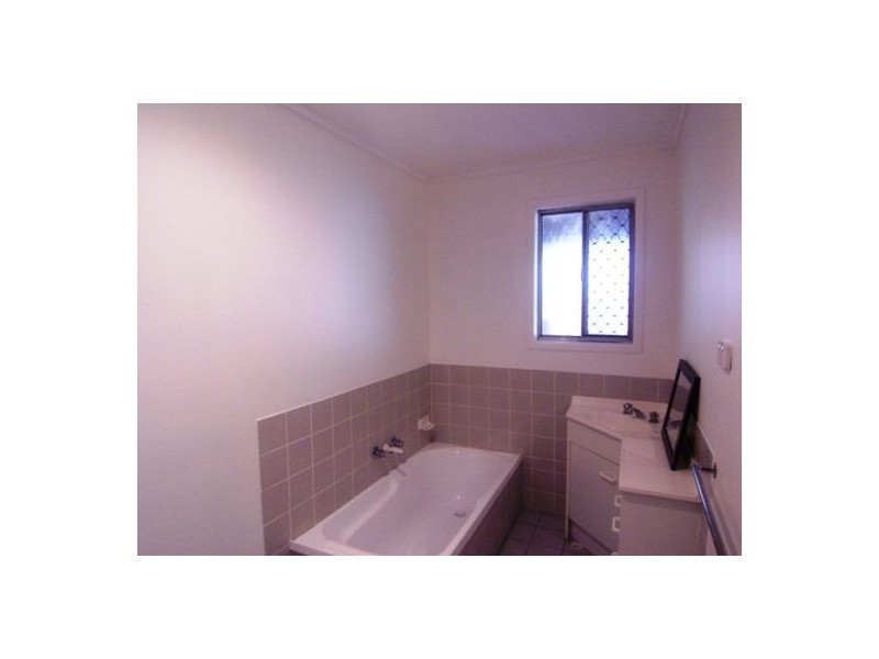 6 Sungold Ave, Southport QLD 4215