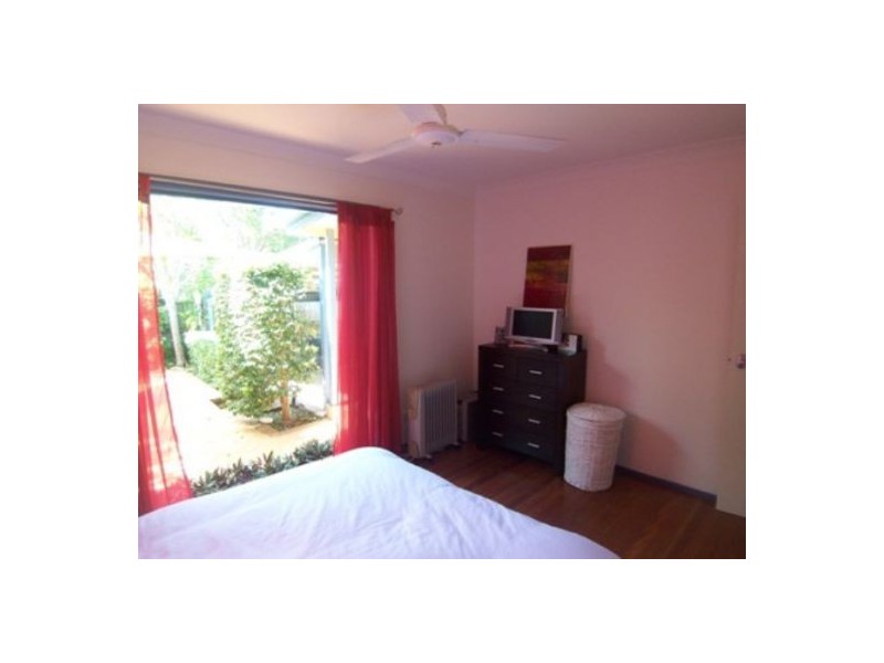 1/14 Ewan Street, Southport QLD 4215