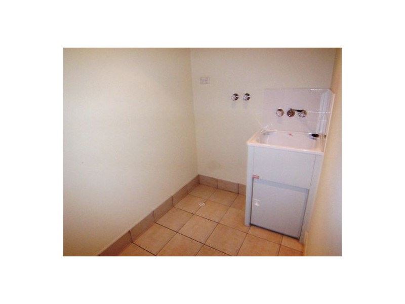 2/10  Jenaya Place, Southport QLD 4215