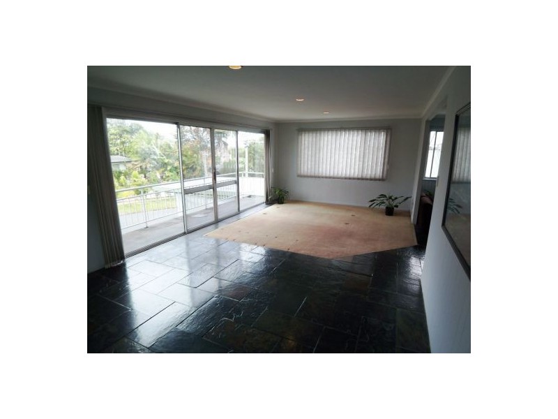 4 Ewan Street, Southport QLD 4215