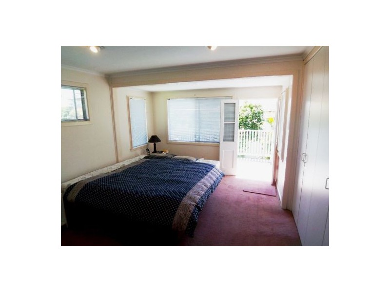 4 Ewan Street, Southport QLD 4215