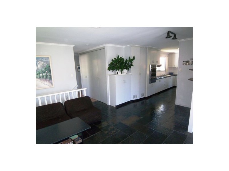 4 Ewan Street, Southport QLD 4215