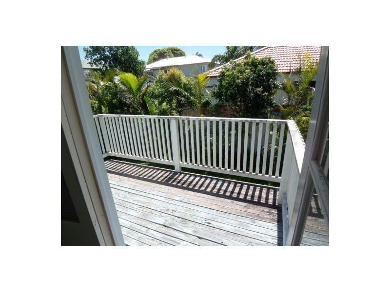 4 Ewan Street, Southport QLD 4215