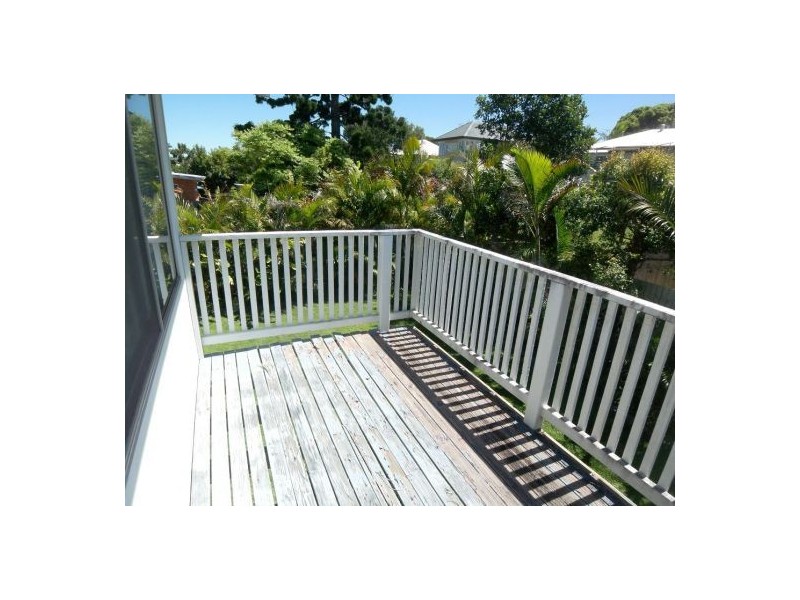 4 Ewan Street, Southport QLD 4215