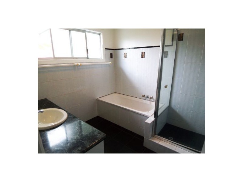 4 Ewan Street, Southport QLD 4215