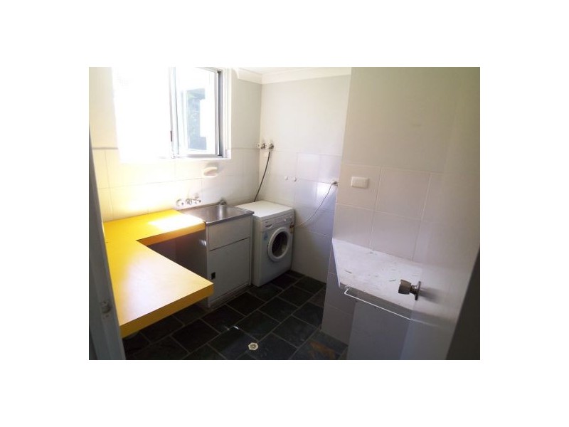 4 Ewan Street, Southport QLD 4215