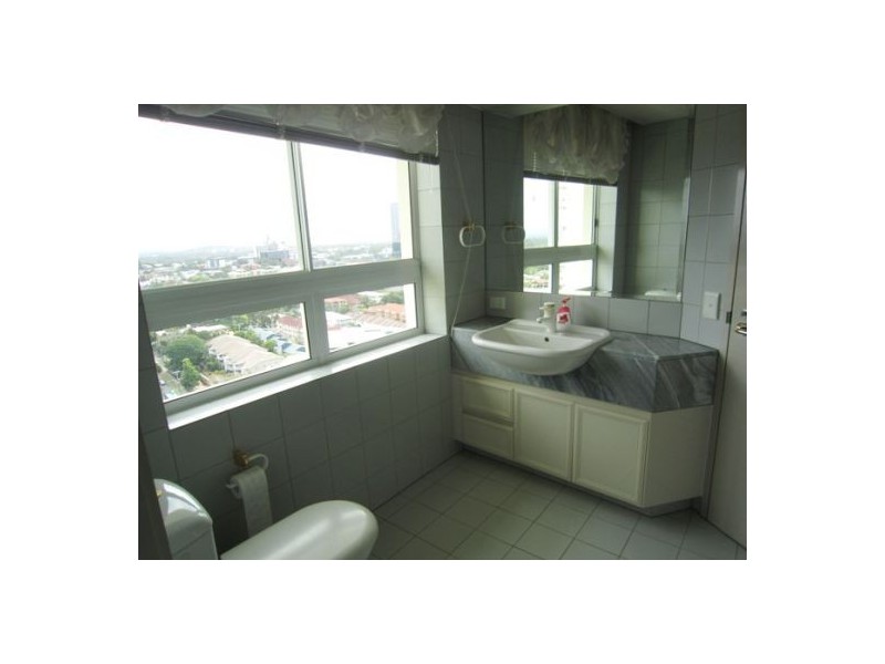 C20-1/75  Brighton Parade, Southport QLD 4215