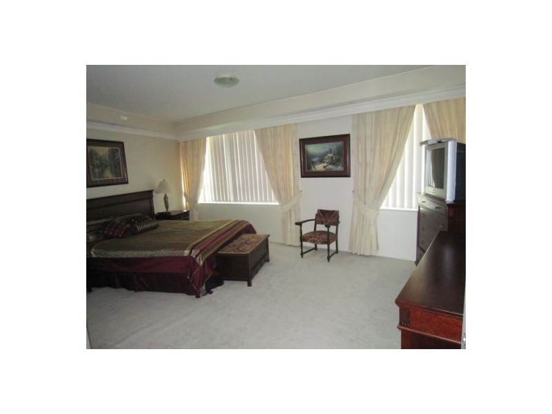 C20-1/75  Brighton Parade, Southport QLD 4215