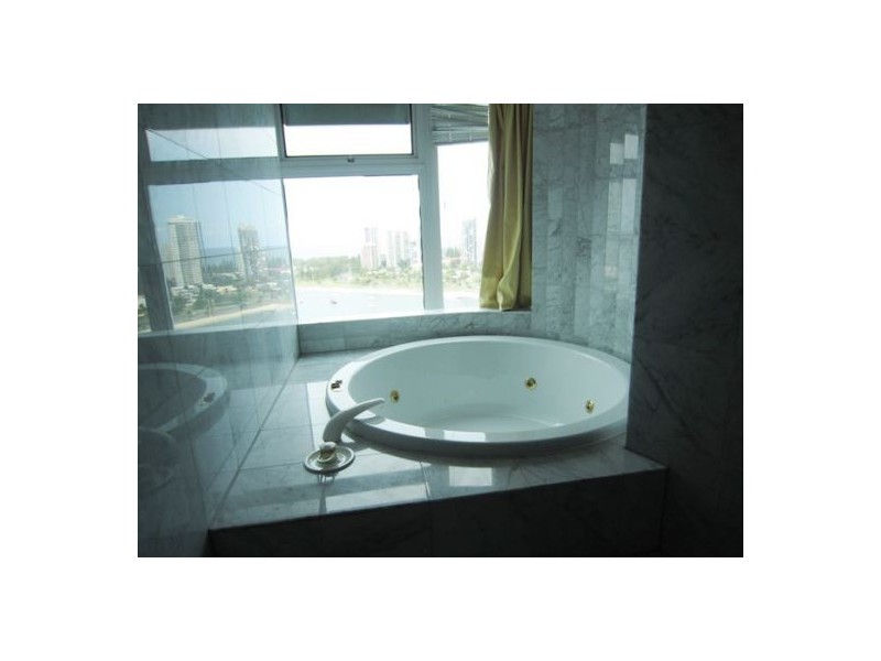 C20-1/75  Brighton Parade, Southport QLD 4215