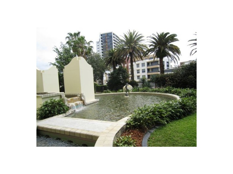 C20-1/75  Brighton Parade, Southport QLD 4215