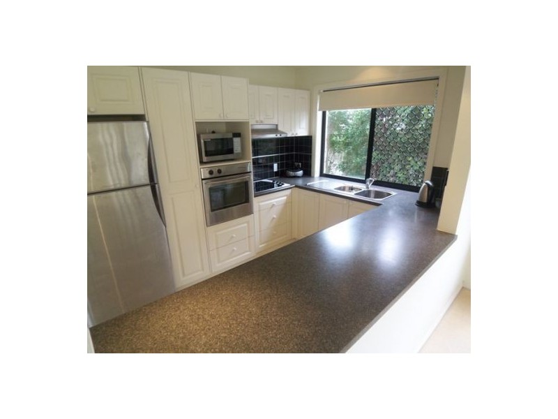 2/33 Meron Street, Southport QLD 4215