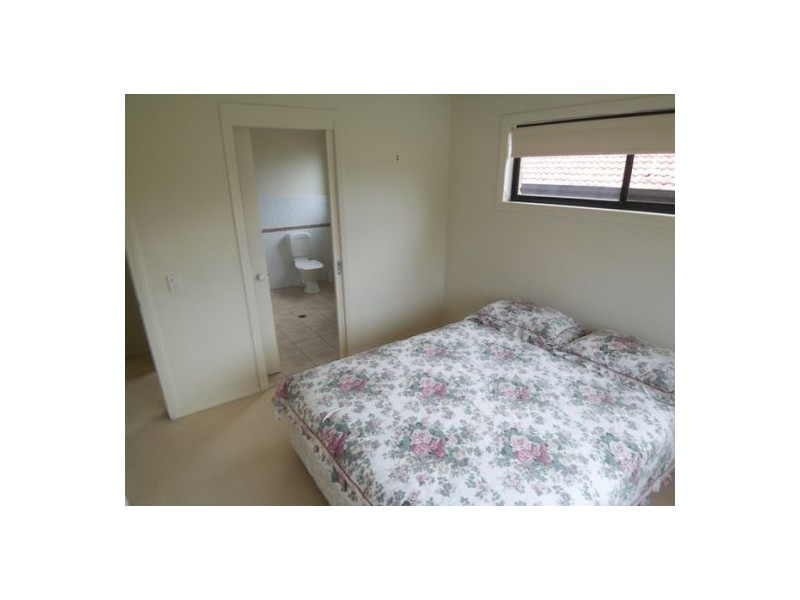 2/33 Meron Street, Southport QLD 4215