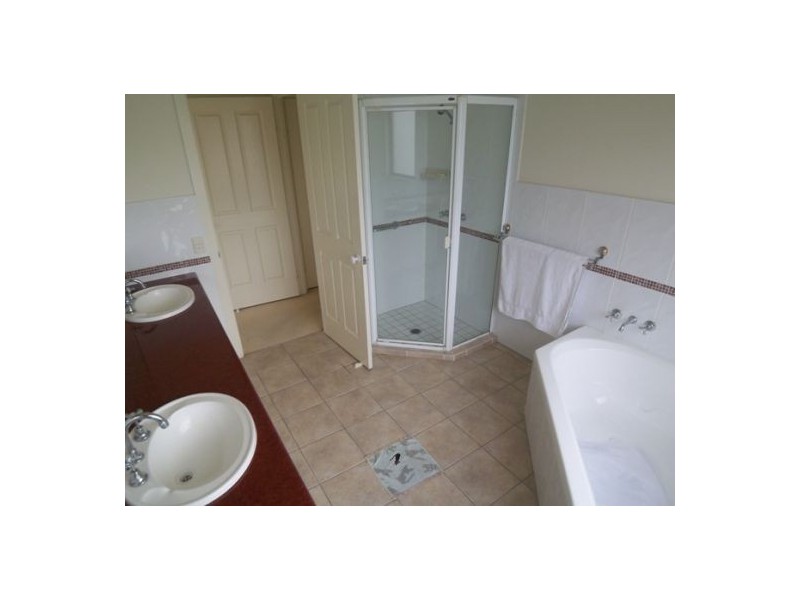 2/33 Meron Street, Southport QLD 4215