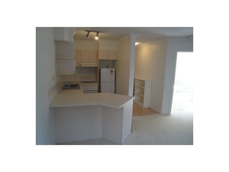 9/57  Worendo Street, Southport QLD 4215