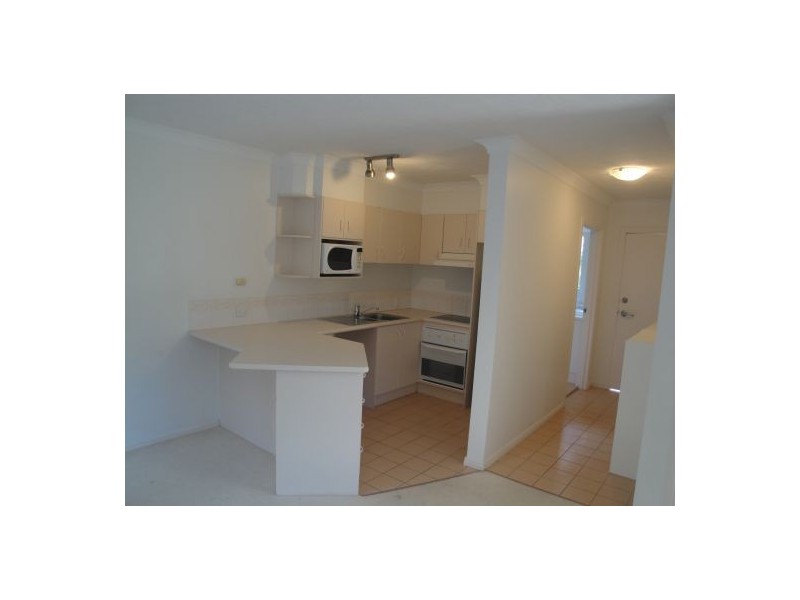 9/57  Worendo Street, Southport QLD 4215