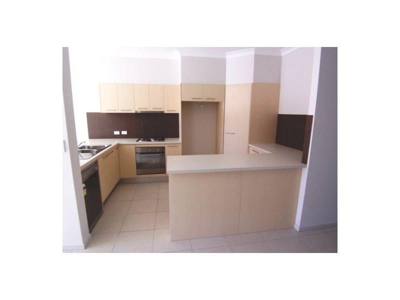 2/34 North Street, Southport QLD 4215