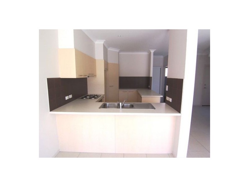 2/34 North Street, Southport QLD 4215