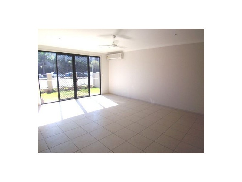 2/34 North Street, Southport QLD 4215