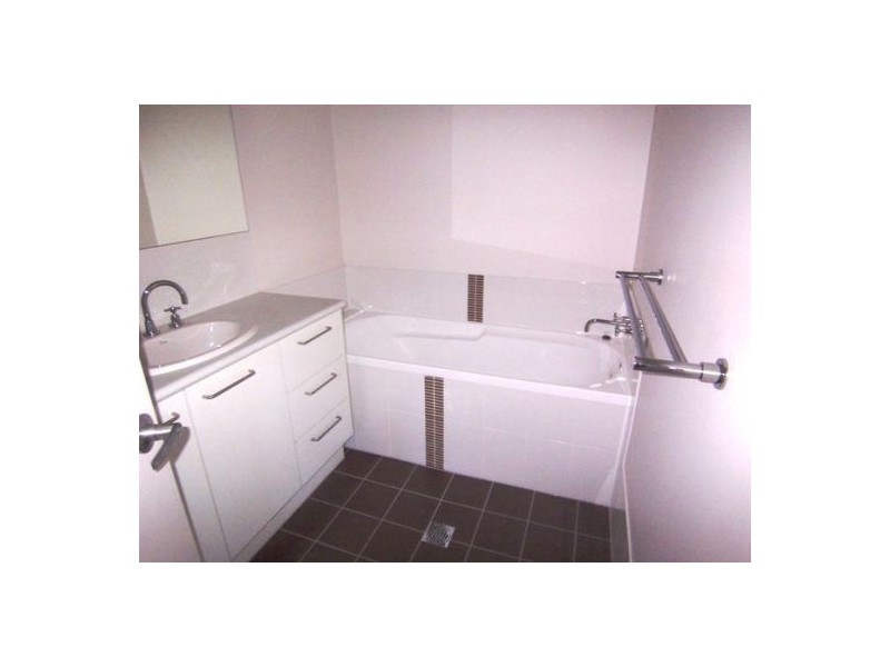 2/34 North Street, Southport QLD 4215