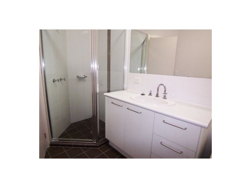 2/34 North Street, Southport QLD 4215