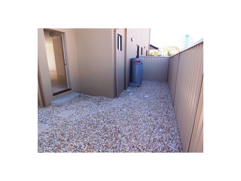 2/34 North Street, Southport QLD 4215