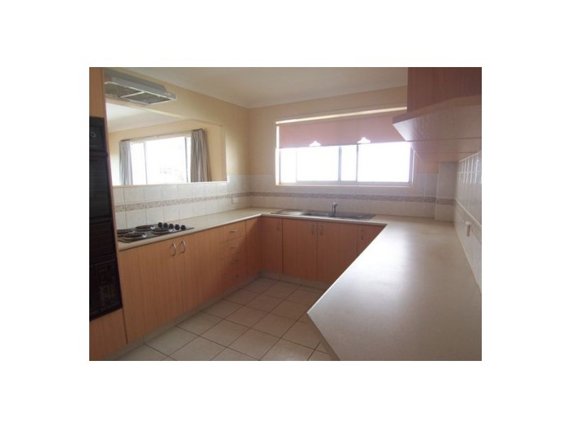 3/6 Imperial Parade, Labrador QLD 4215