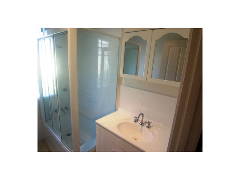 128 Pohlman Street, Southport QLD 4215