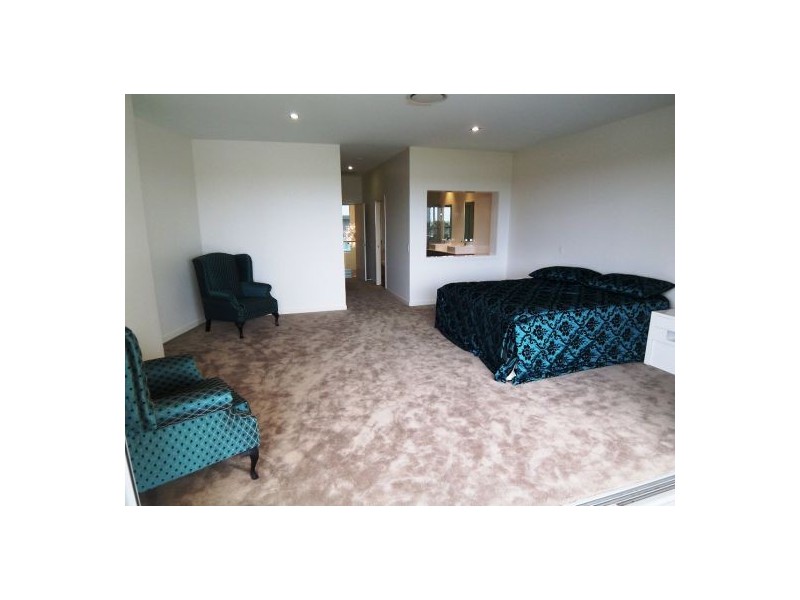 22 Quay Views, Emerald Islands Drive, Carrara QLD 4211