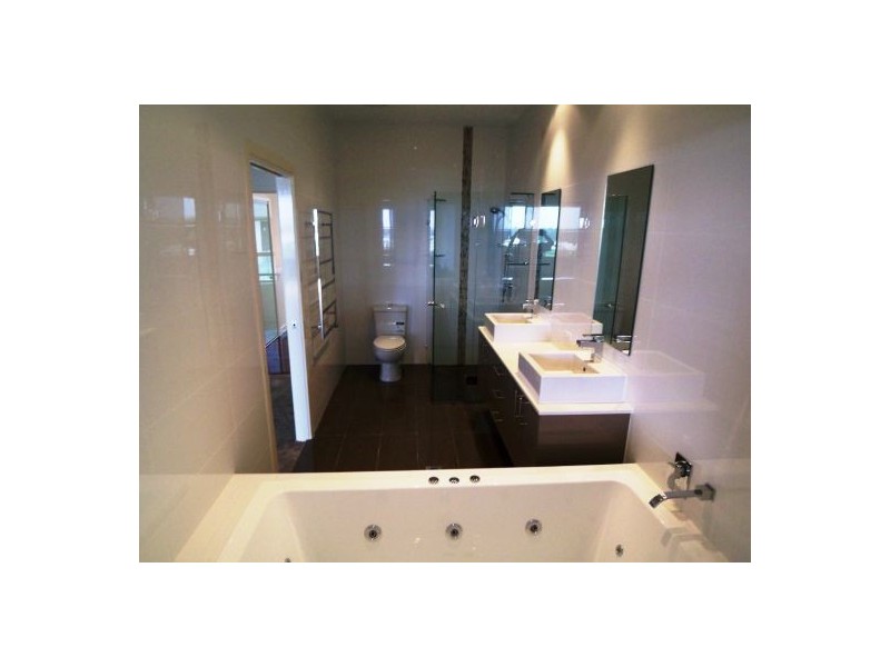 22 Quay Views, Emerald Islands Drive, Carrara QLD 4211