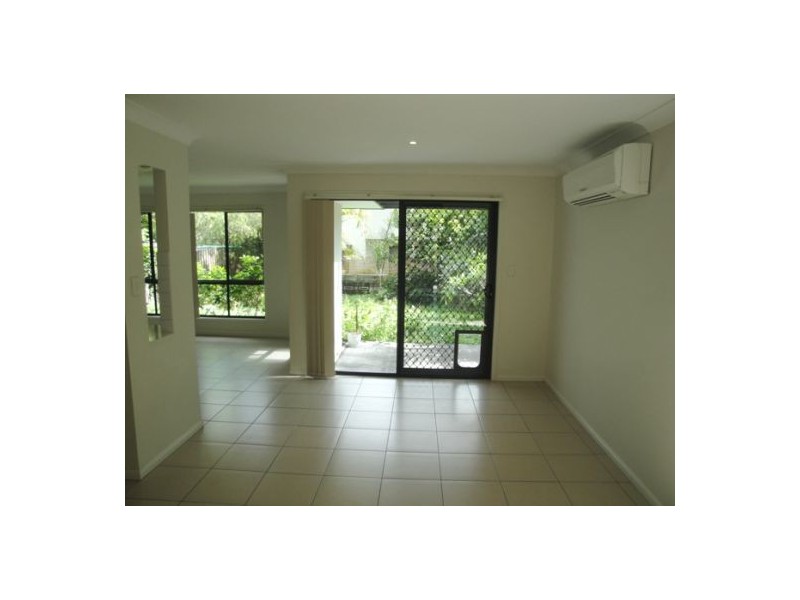 4/100 Imperial Parade, Labrador QLD 4215