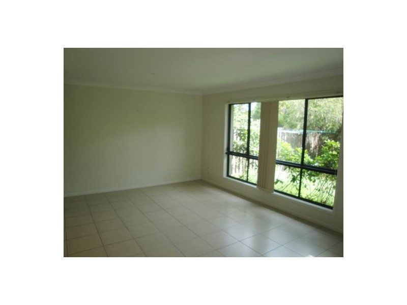 4/100 Imperial Parade, Labrador QLD 4215