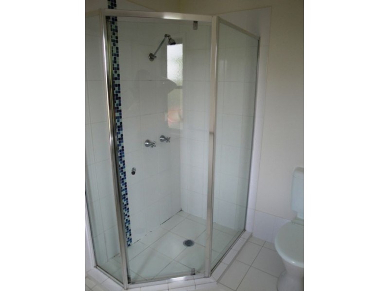 4/100 Imperial Parade, Labrador QLD 4215