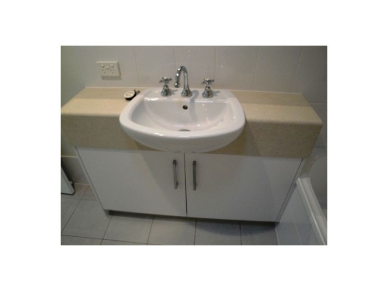 4/100 Imperial Parade, Labrador QLD 4215