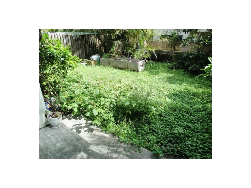 4/100 Imperial Parade, Labrador QLD 4215