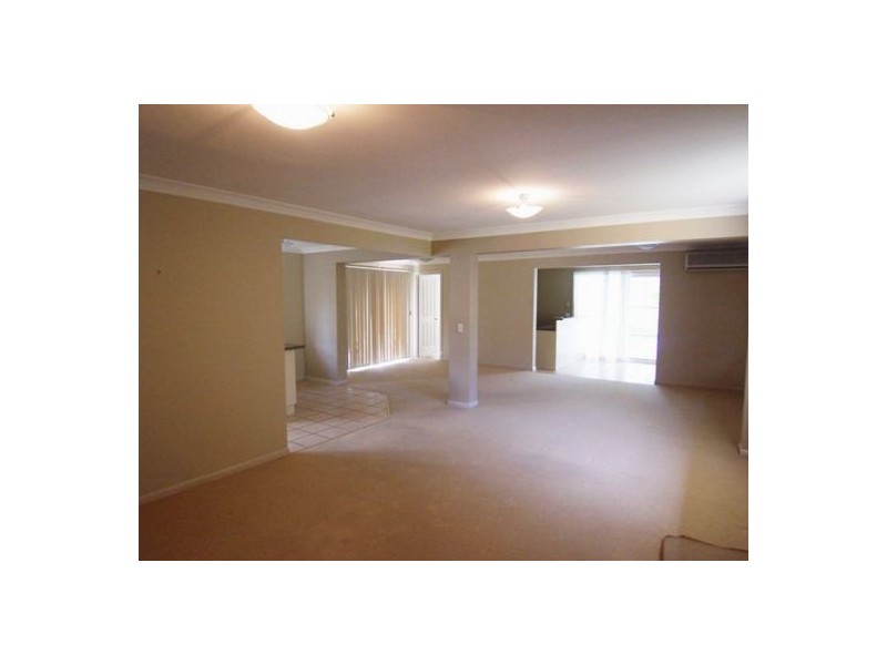 2 Naranja Crescent, Benowa QLD 4217