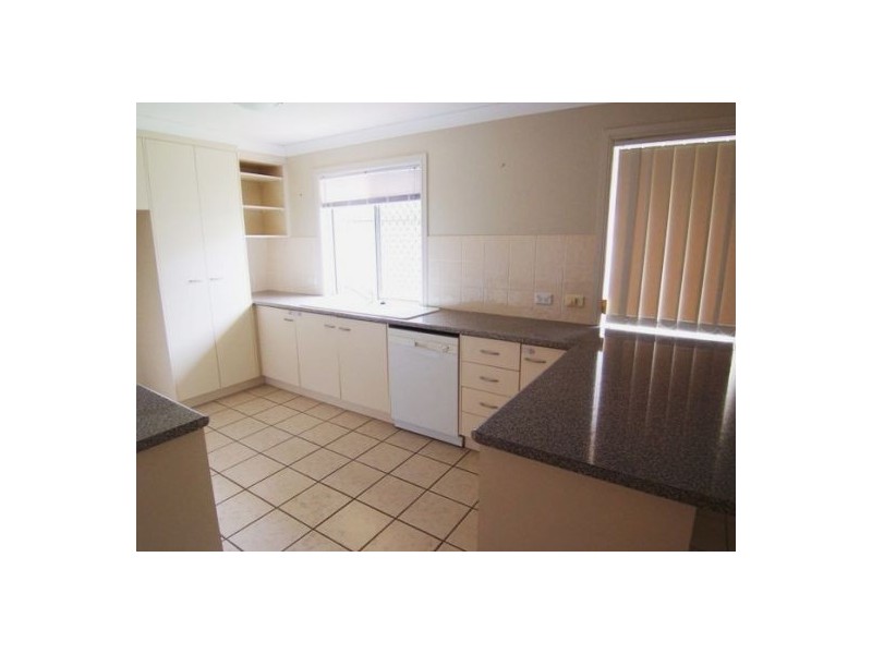 2 Naranja Crescent, Benowa QLD 4217