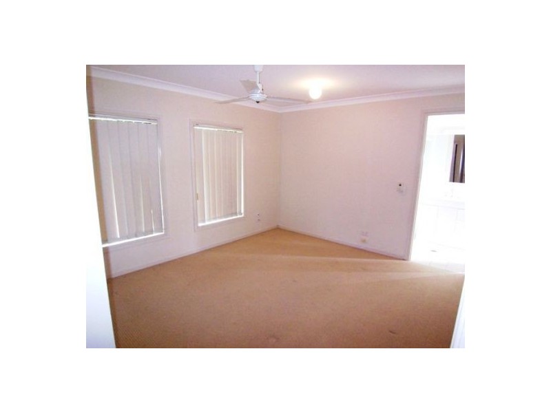 2 Naranja Crescent, Benowa QLD 4217