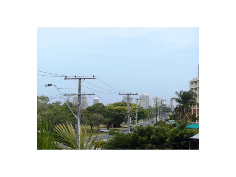 8/128 Marine Parade, Southport QLD 4215