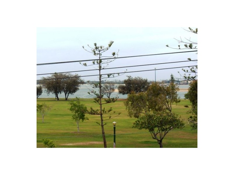 8/128 Marine Parade, Southport QLD 4215
