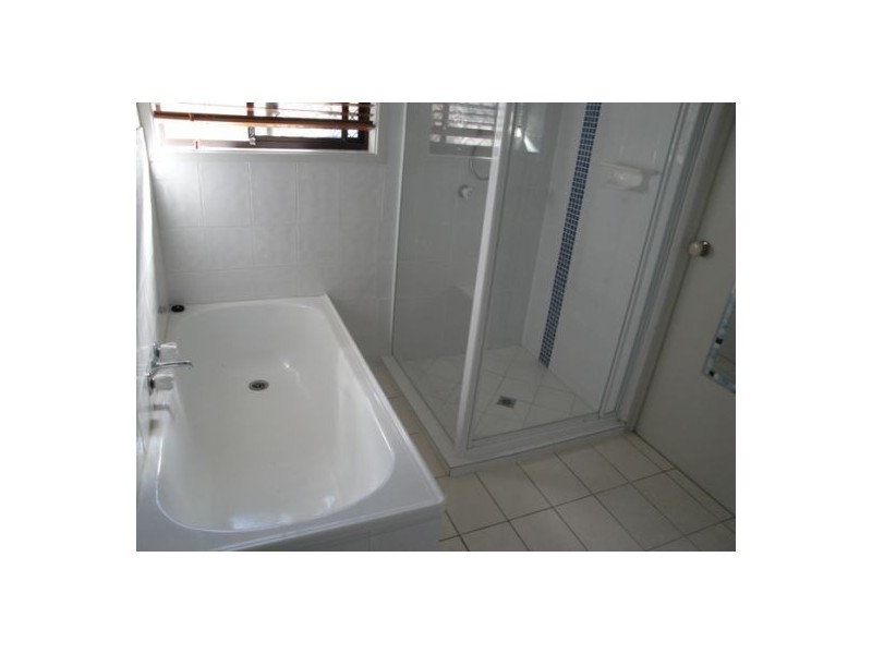 1/1 Beitz Avenue, Labrador QLD 4215