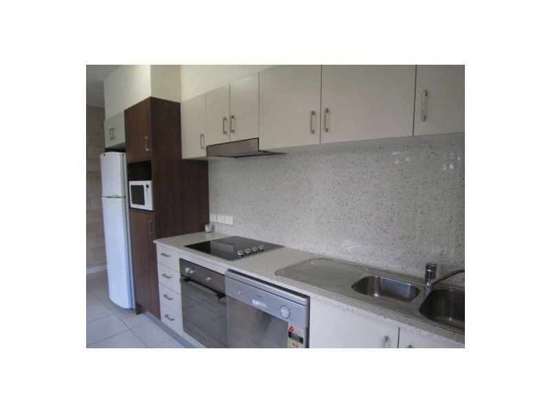 3/148 High Street, Southport QLD 4215