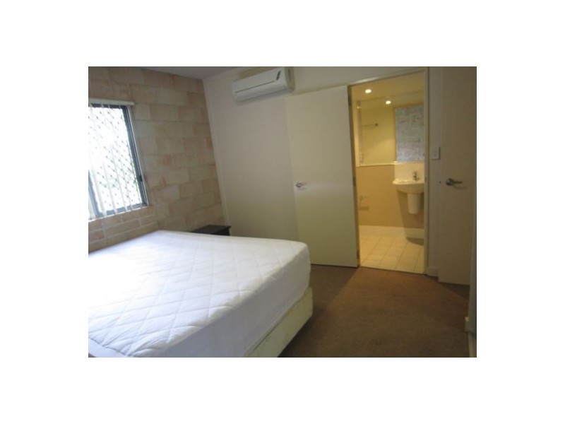 3/148 High Street, Southport QLD 4215