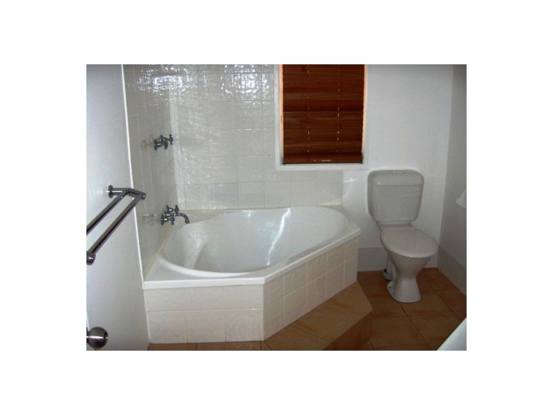 19 Heydon Avenue, Labrador QLD 4215