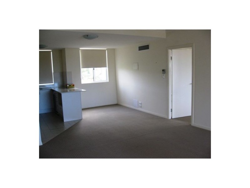 18/6-10 Rose Street, Southport QLD 4215